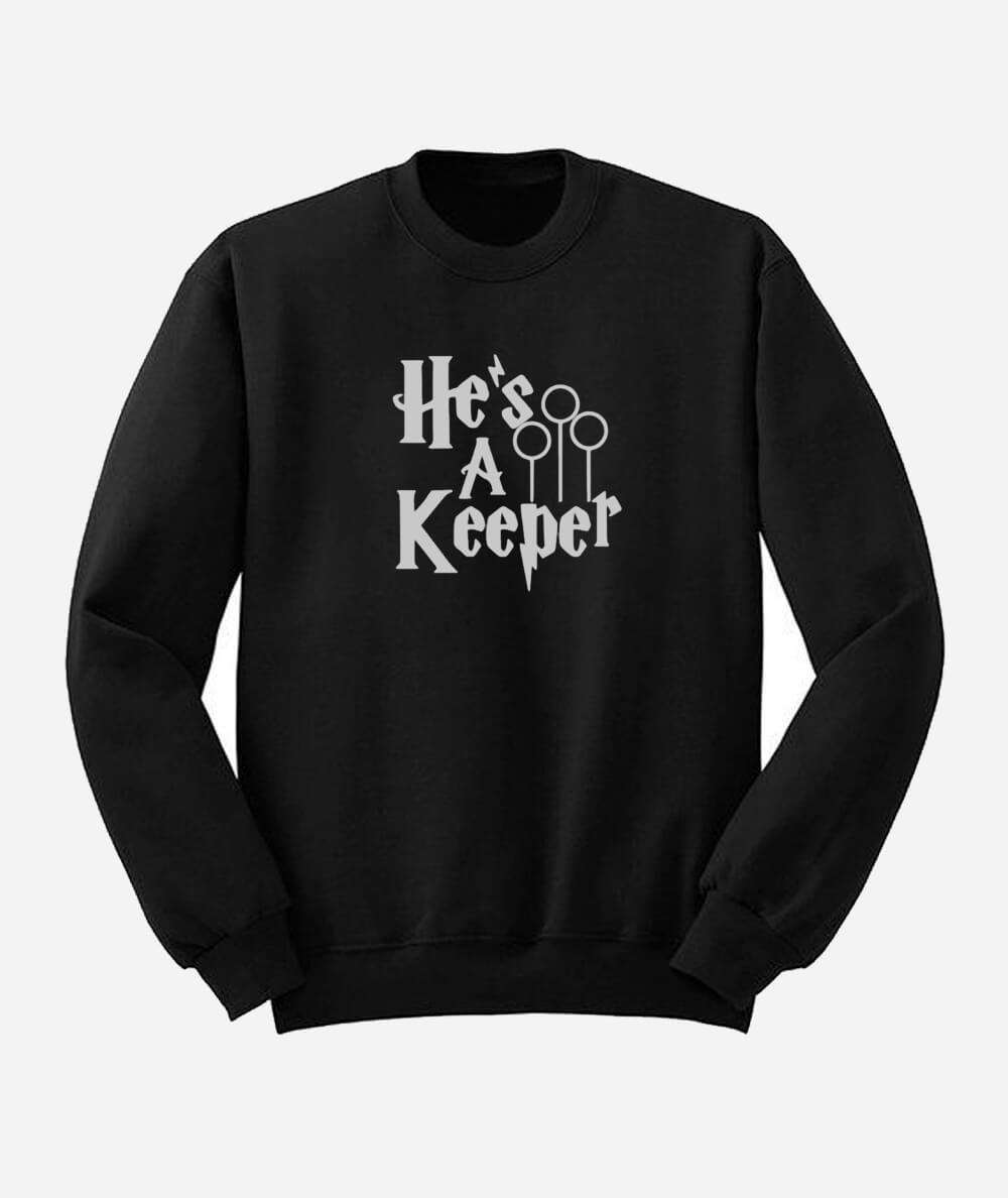 Polerón con frase "He's a Keeper" harry potter para hombre