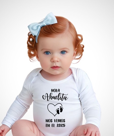 Body para bebé Hola Abuelita nos vemos en el 2025